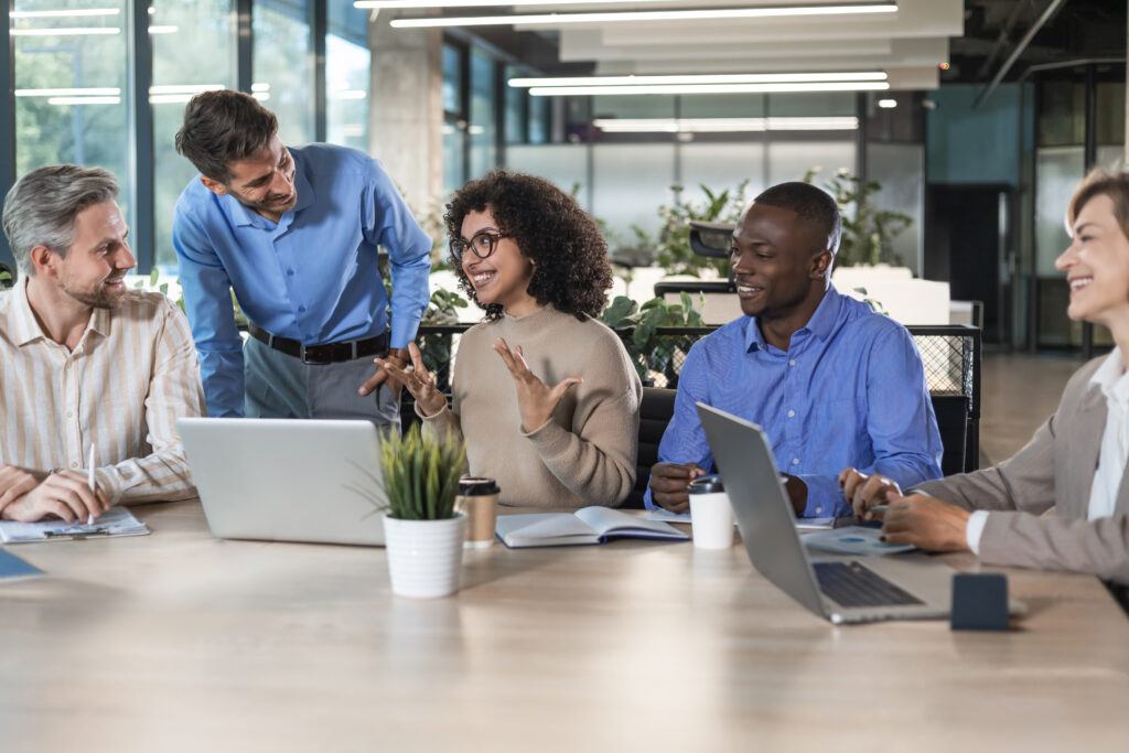 Wat je mag verwachten: Eenvoudige integratie met intranet, Teams of HR-systemen. Geen complexe technische implementatie vereist. Advies op maat van onze integratiespecialisten.